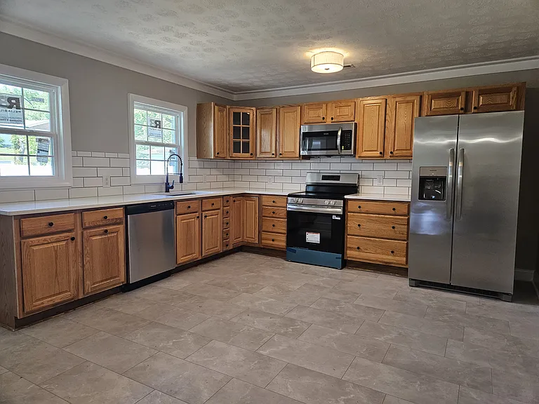 Kitch also has all new appliances and flooring