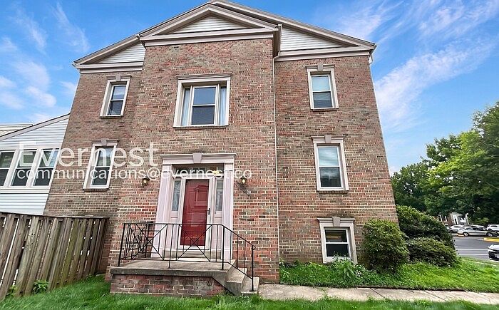 1st image of 5121 Winding Woods Dr
