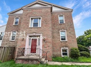 5121 Winding Woods Dr, Centreville, VA 20120