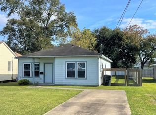 2117 4th St, Port Neches, TX 77651
