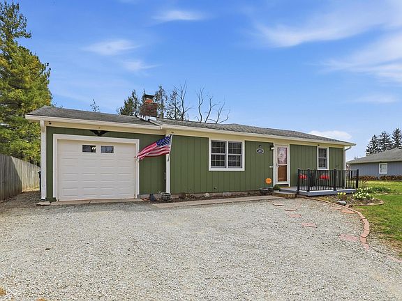 3rd image of 209 Bayview Dr