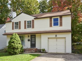 1107 Ford Rd, Lyndhurst, OH 44124