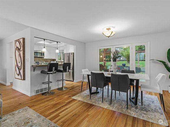 5th image of 16034 Lake Hills Boulevard