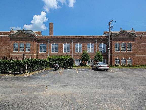 5th image of 523 N Bertrand St Unit 301