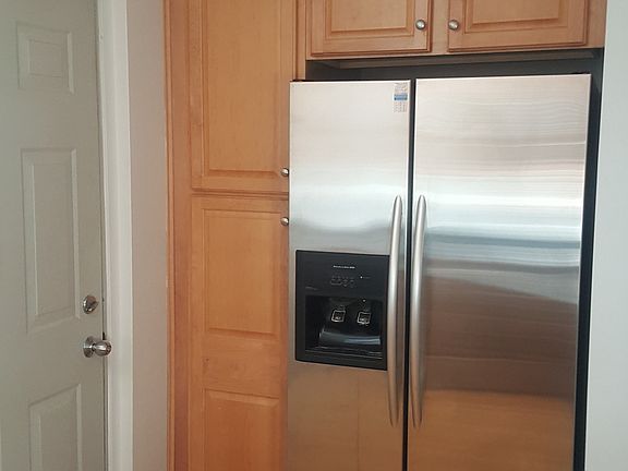 3rd image of 1401 W Highland Ave #3