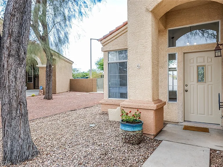 1705 Morado Hills Ln — Photo 4