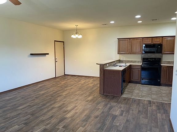 3rd image of 2410-2412 S Teal St
