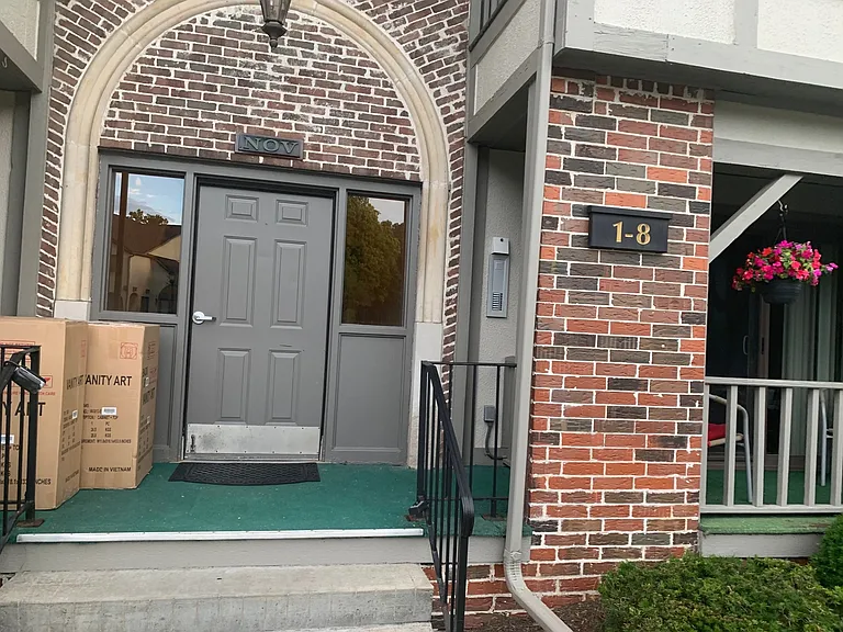 42160 Woodward Ave #8 — Photo 7