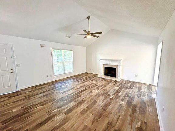 5th image of 5374 Crown Oaks Dr