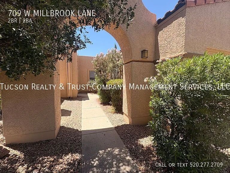 709 W Millbrook Ln — Photo 2