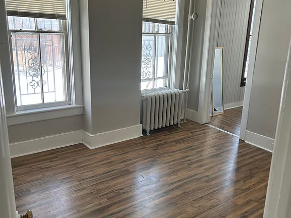 5th image of 7 Academy St Unit 1