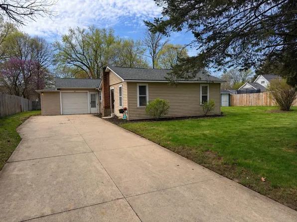 744 Fremont St, Middleville, MI 49333