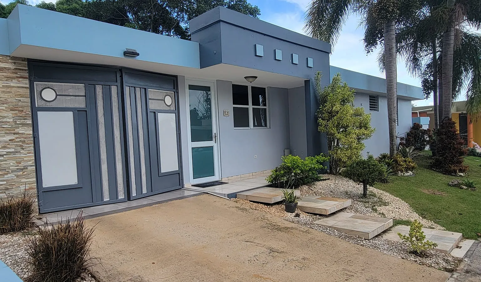 3 bed, 2.5 bath, 1000 sqft, $1,500 — Photo 1