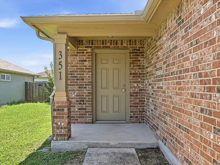 351 Musgrav — Photo 4