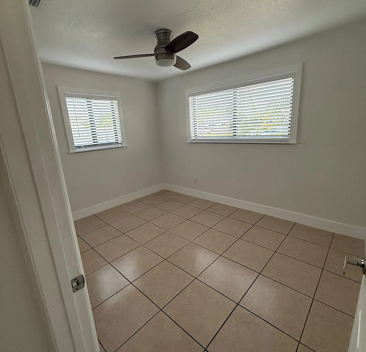 SW 168th Ter, Miami — Photo 3