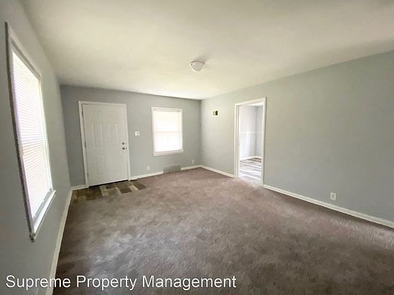 3rd image of 1815 N Holmes Ave