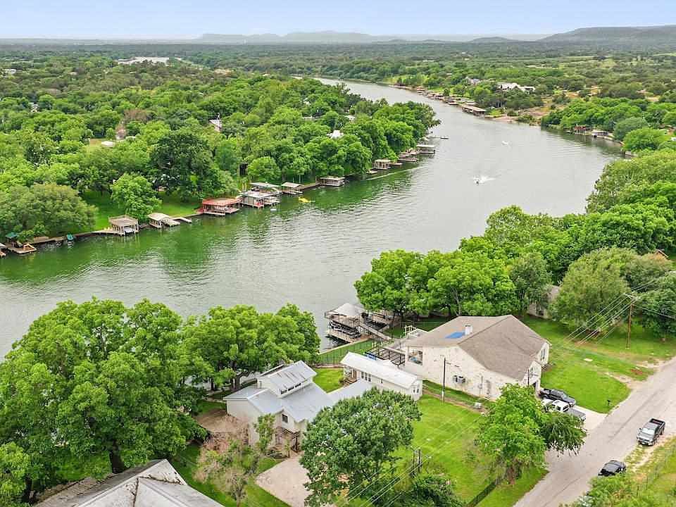 1st image of 400 Long Mountain Dr