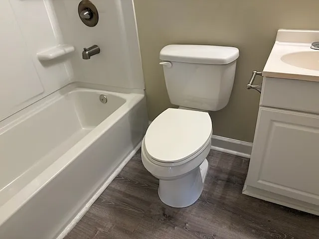 2446 Melfield Dr — Photo 10