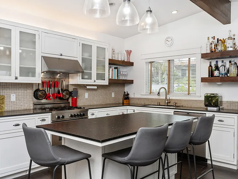 142 W Avenida Cadiz — Photo 20