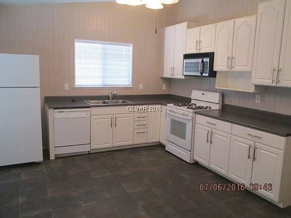 3rd image of 7105 Lodge Cir #0