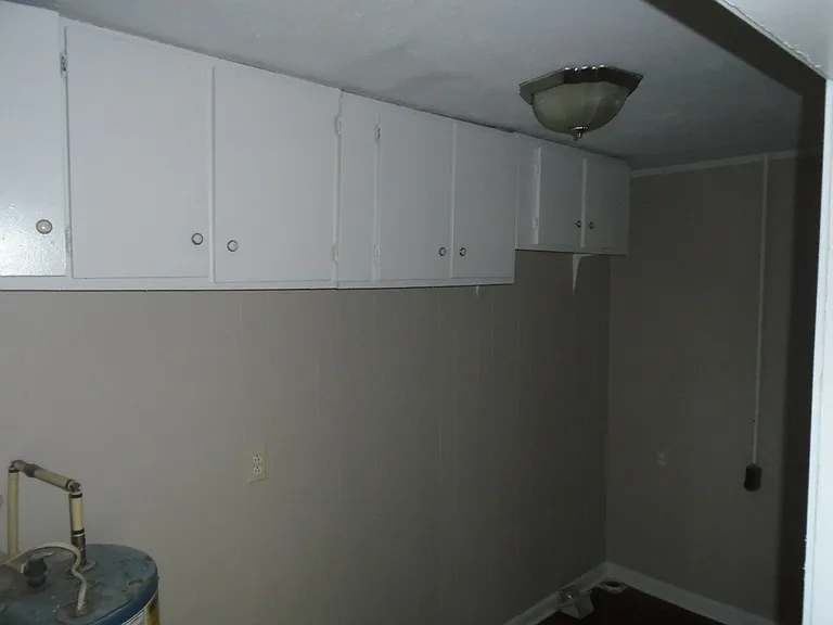 517 Albany St — Photo 9