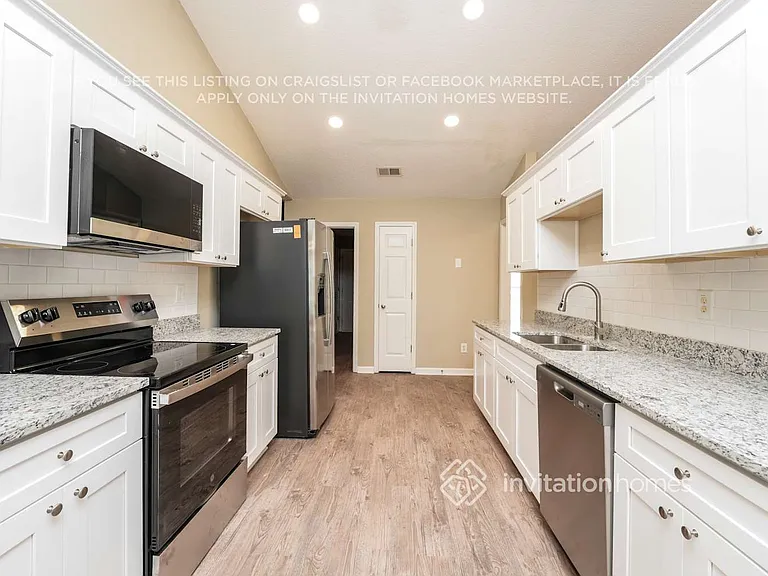 3820 Village Main St — Photo 9