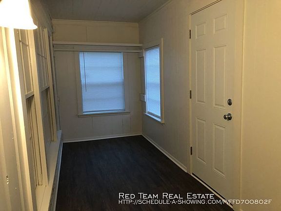 3rd image of 5828 Malvey Ave
