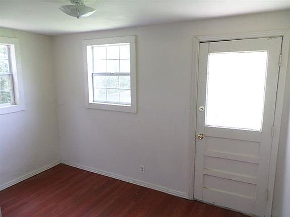 5th image of 1700 Glenn Dr