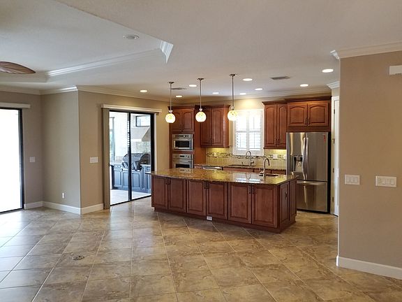 5th image of 2477 Vaccaro Dr