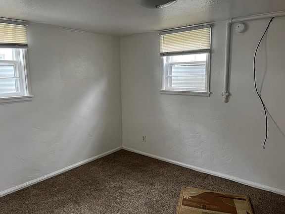 4th image of 415 1/2 Alderson Ave #2