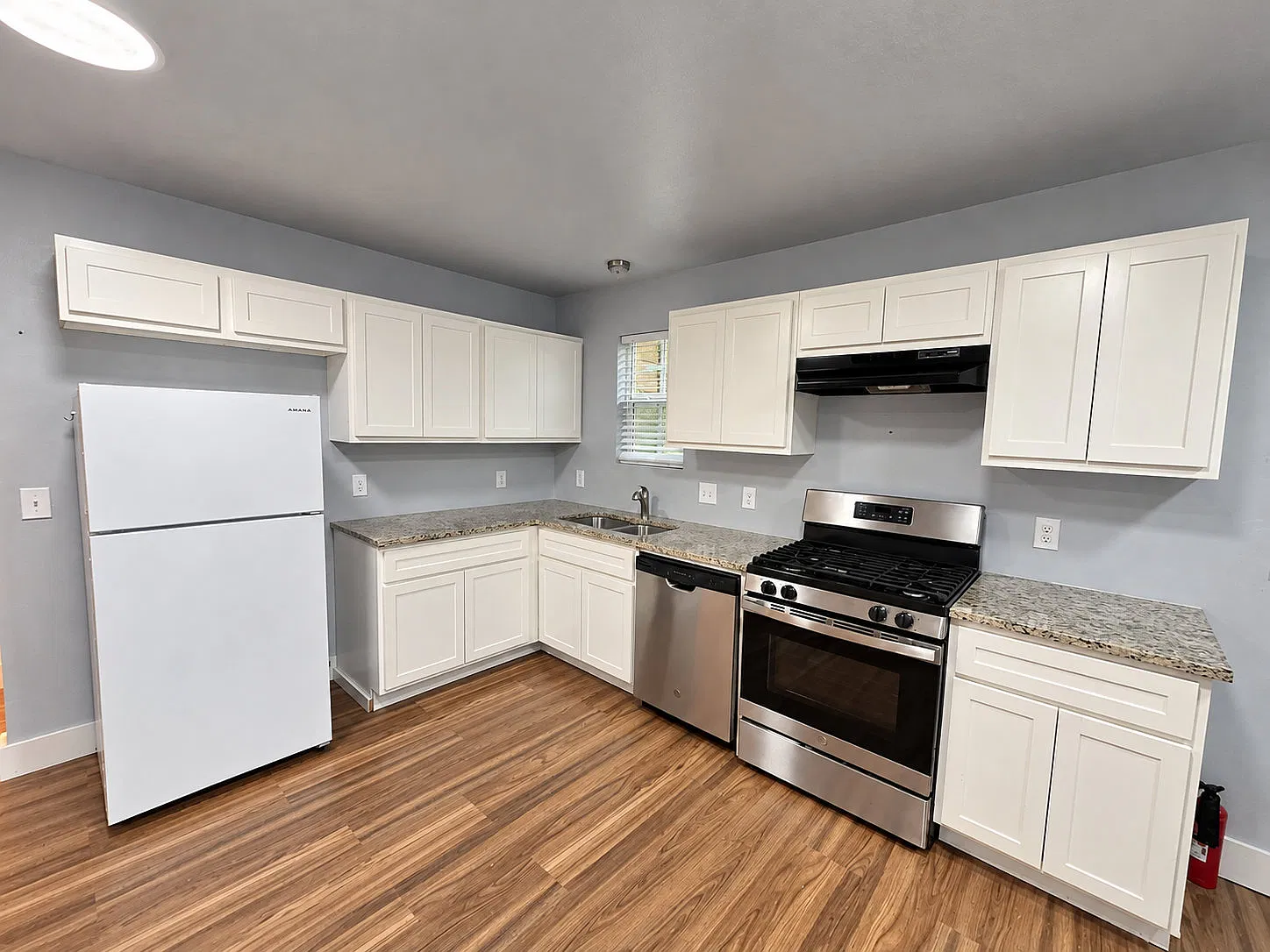 2 bed, 770 sqft, $950 — Photo 4