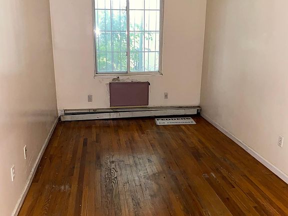 3rd image of 659 Cauldwell Ave #1