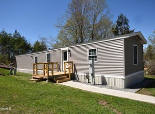 16 Brierwood Ln, Pittsfield, MA