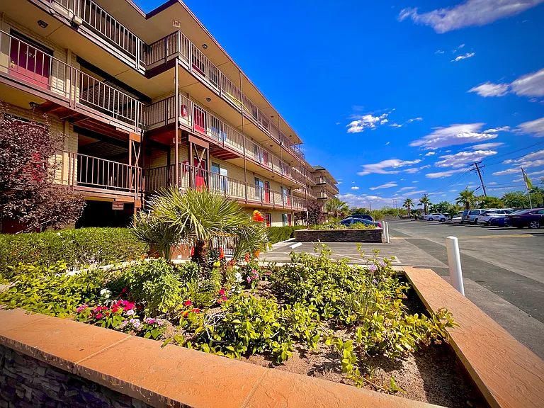 Katie Court Apartments — Photo 8