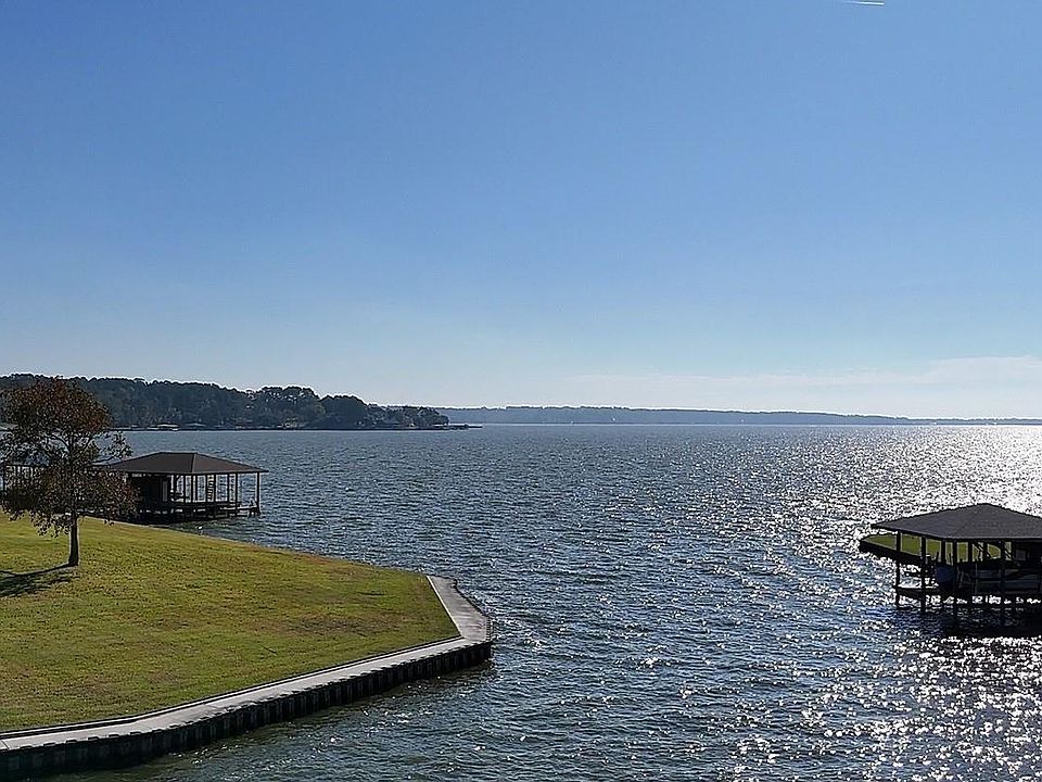1st image of 225 Peninsula Dr