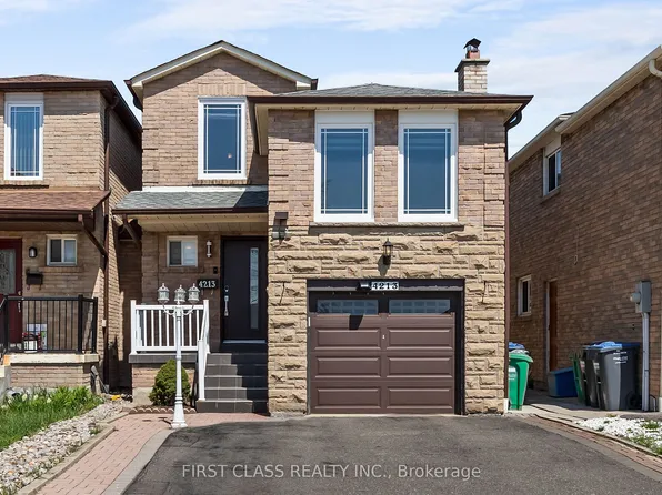 4213 Beacon Ln, Mississauga, ON L5C 3V8