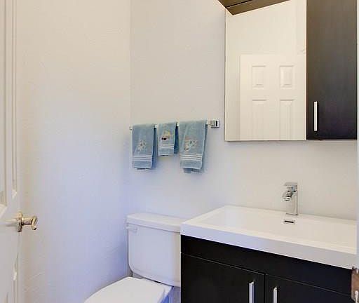 5th image of 2601 Wakefield Dr