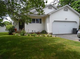 30 Kathleen Cres, Coram, NY 11727