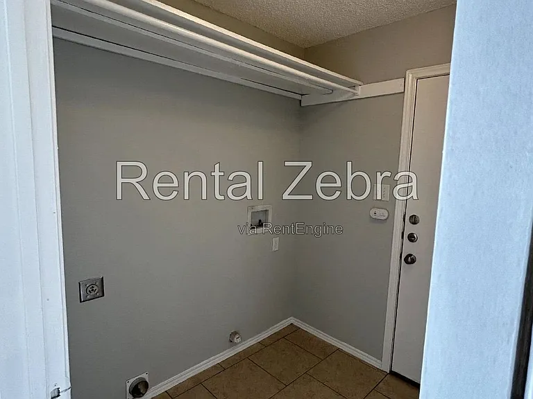 2024 Emerald Oaks — Photo 6