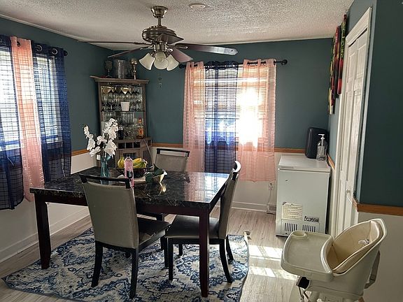 4th image of 88 Pinehurst Ave