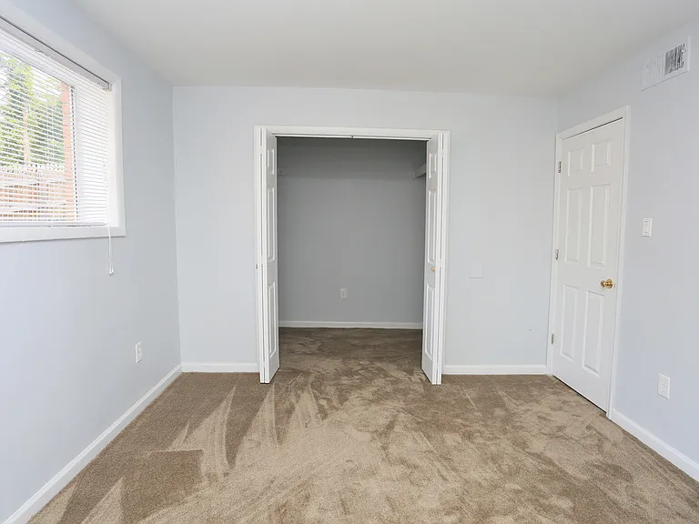 6717 Riverdale Rd — Photo 13