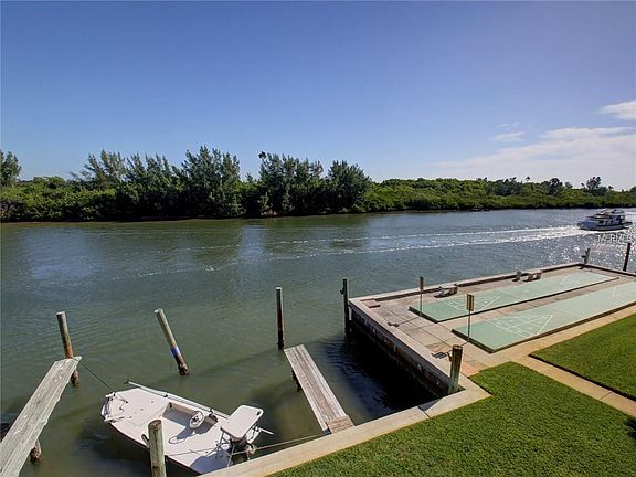 3rd image of 18399 Gulf Blvd APT 388