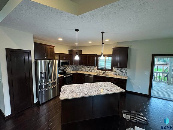 5th image of 2420 E Baxter Cir