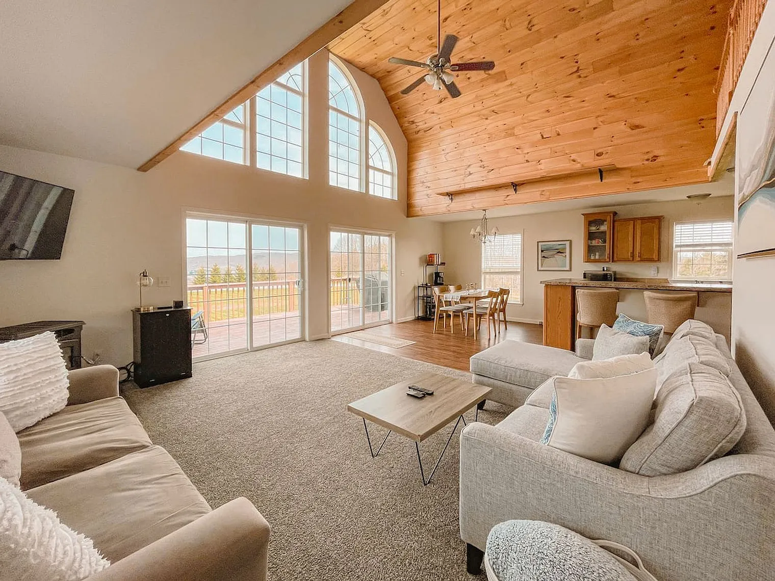 4 bed, 3.0 bath, $4,334 — Photo 1