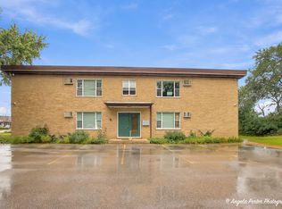 420 S Lake St APT D, Grayslake, IL 60030