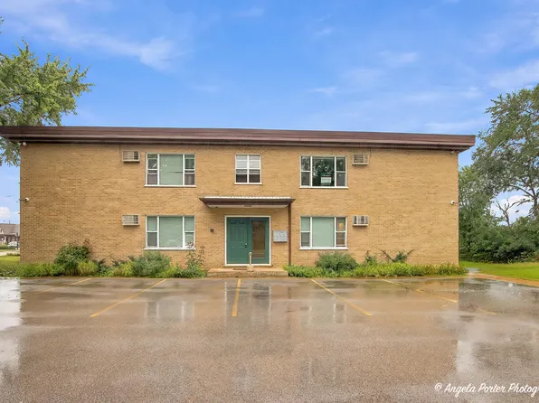 420 S Lake St APT D, Grayslake, IL 60030