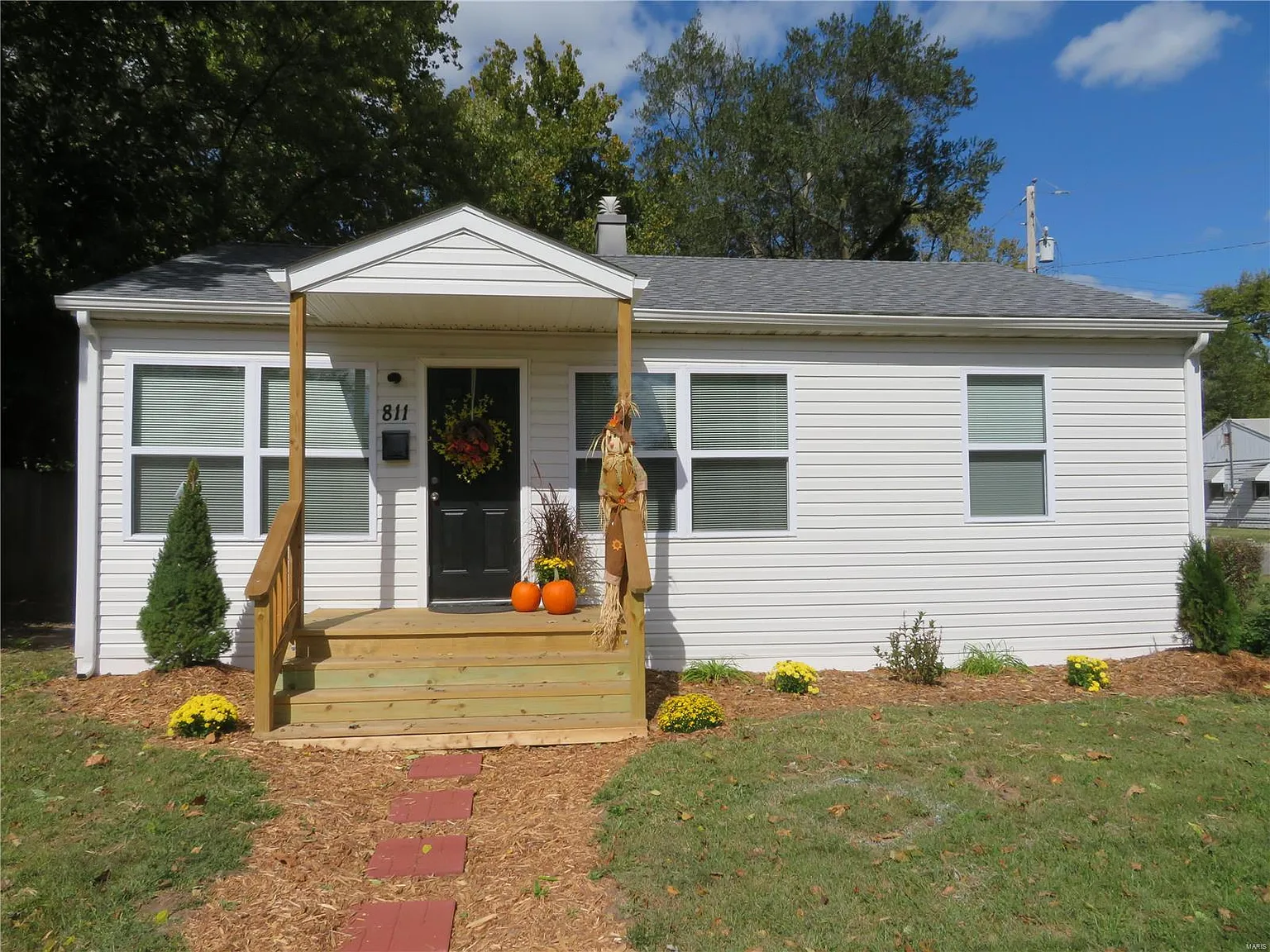 811 3rd St photo 1