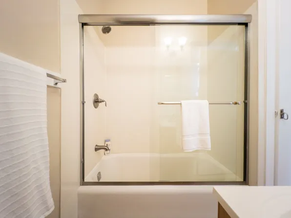 3791 Webster St APT 1, Oakland, CA 94609