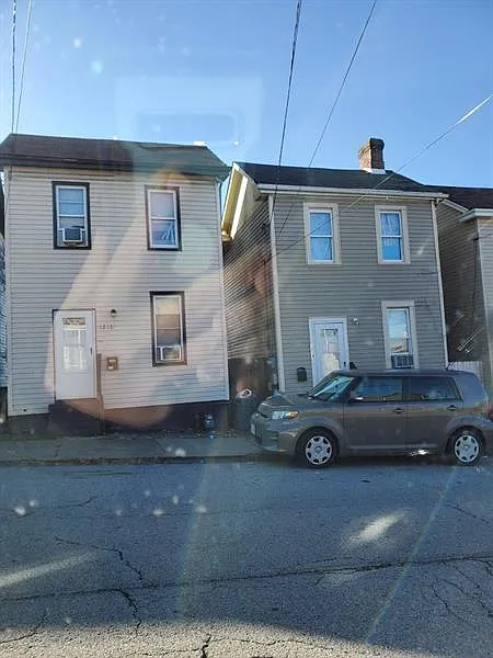 1216 Ann St photo 1