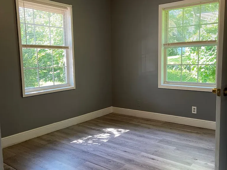 703 Brown St — Photo 12